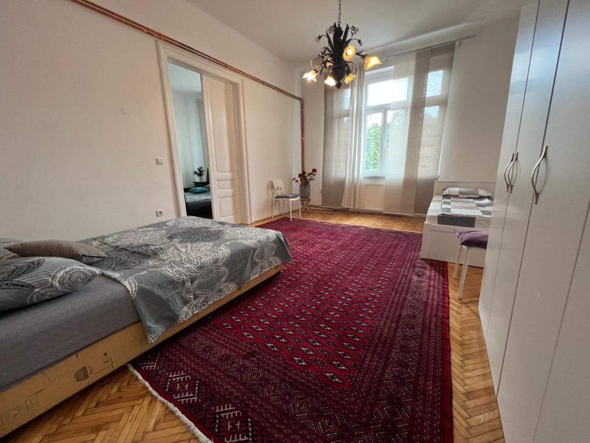 Apartman Happy Apartment ซาราเยโว ภายนอก รูปภาพ