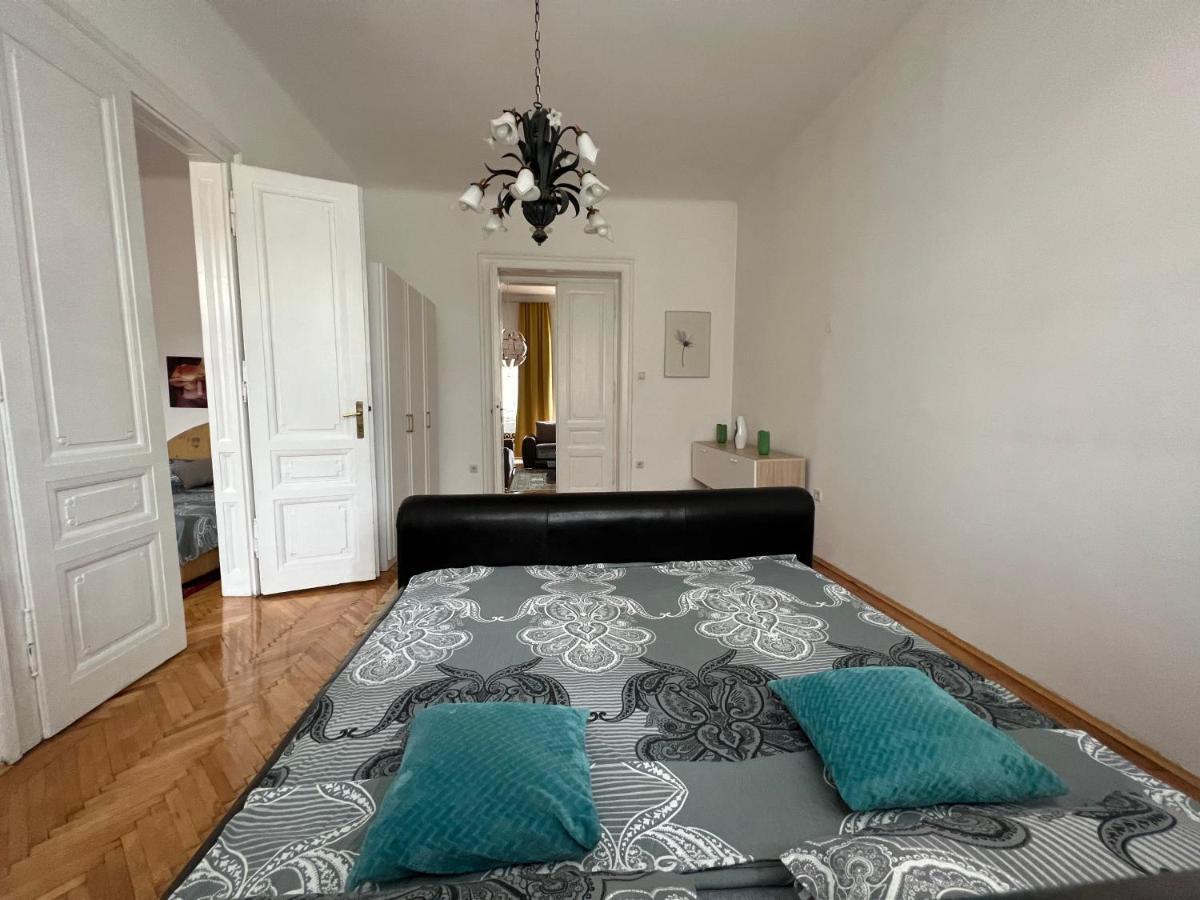 Apartman Happy Apartment ซาราเยโว ภายนอก รูปภาพ